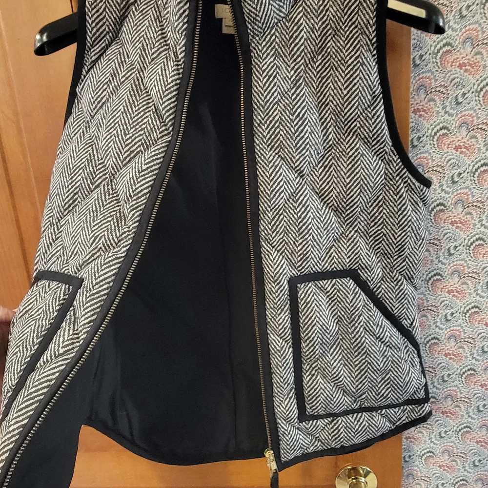 J. Crew Excursion Quilted Herringbone Puffer Vest Black White Size XS - Picture 5 of 11